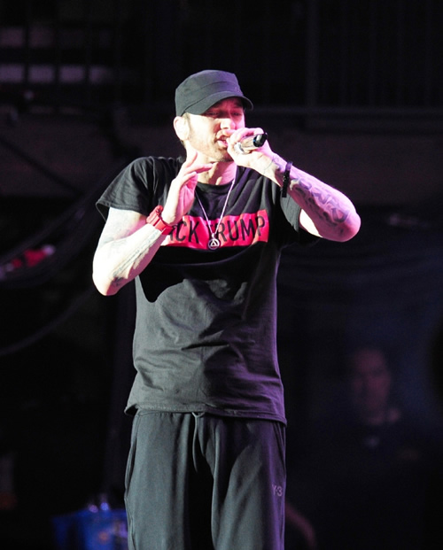 Eminem回家了，重启宅男模式一段时间..他可能真的会移居苏格兰