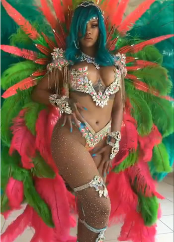 Rihanna穿成这样跳热舞的视频被认定为涩情 (图片) 