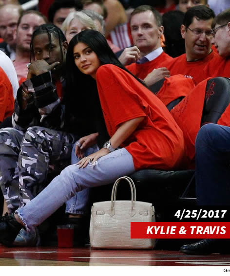 重磅！ Kylie Jenner怀孕了，怀上嘻哈男友Travis Scott的孩子...有可能是个女儿...wow ​​​​