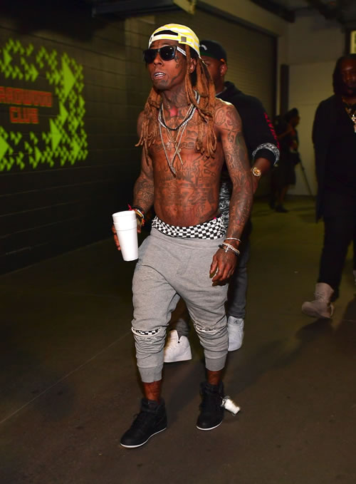 Lil Wayne不顾生命危险, 过去几个月持续喝Sizzurp“紫水”饮料