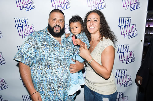 从出生到一周岁..DJ Khaled儿子Asahd一直是赢家..嘻哈首富Diddy给他主持1岁生日Party