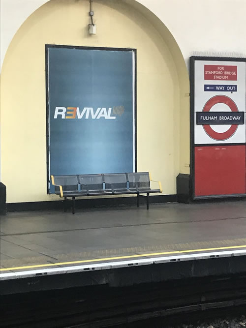 Eminem挺看重英国的市场，新专辑REVIVAL广告出现在伦敦的地铁..看这周黑色星期五是否有戏 ...