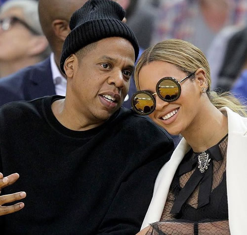 不知道何时可以听到世界上最富有的明星夫妇JAY Z和Beyonce的联合专辑... ​​​​