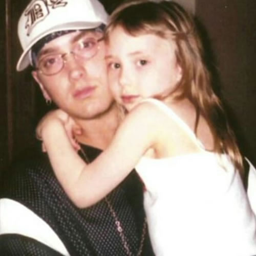Happy Birthday Hailie!  Eminem女儿1995/12/25出生 .. 今天22岁！ ​​​​