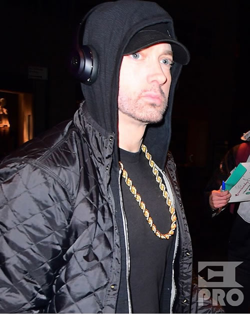 Rap God Eminem也有街拍... 