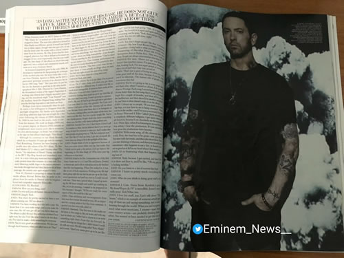 虽然都看过数字版照片，但看杂志版的Eminem更有感觉..因为Rap God “触手可及”