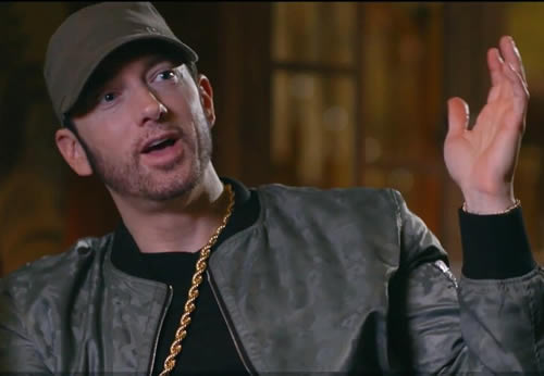 伟大到不能再伟大依旧想要证明自己..Rap God Eminem向我们展示什么是“不服输”的嘻哈精神