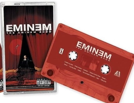 Eminem的钻石唱片卡带版The Eminem Show在2017年卖出了3,000盘，嘻哈最多