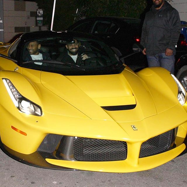 顶级嘻哈人士Drake配上最顶级的法拉利限量版LaFerrari黄色跑车