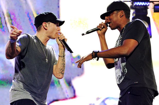有些艺人几年之后就消失的无影无踪..Eminem制作并客串好兄弟JAY Z的单曲RENEGADE被认证为Gold