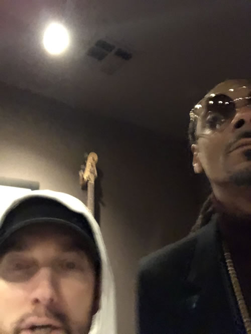 Snoop Dogg吐槽好兄弟Eminem的自拍水平..T.I.却给了满分