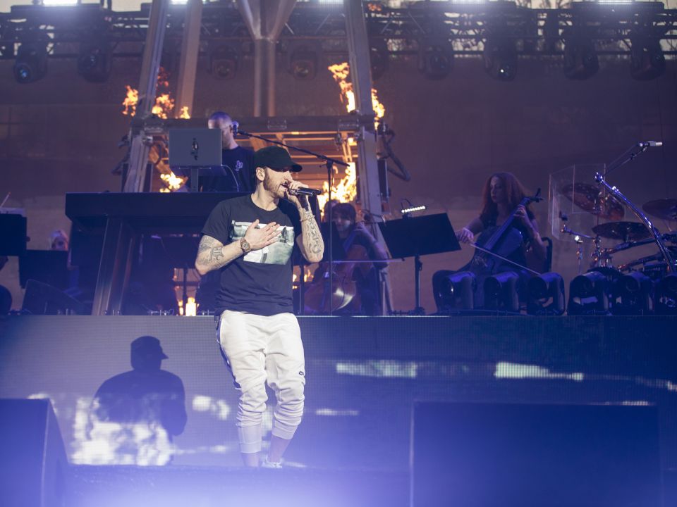 官方高清大图：Eminem放出Coachella演出的漂亮照片..Stan收藏吧