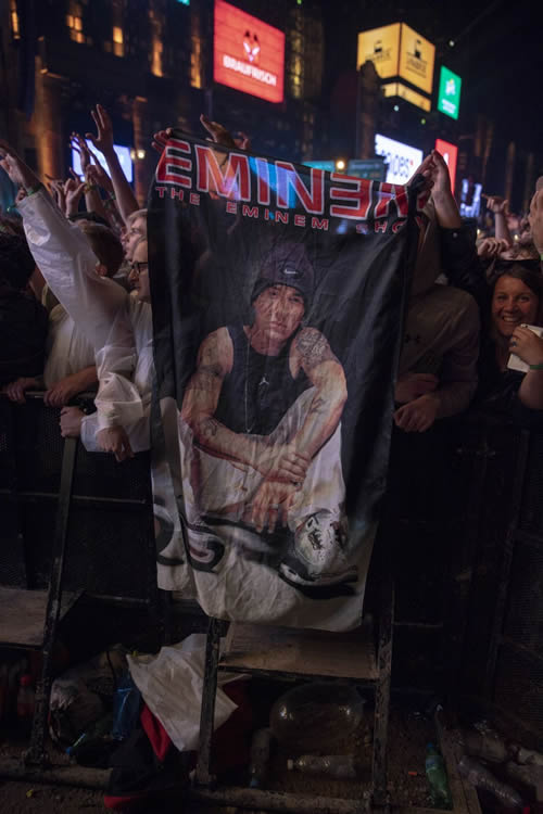 Eminem放出了近日在瑞士演出的高清图... Stan真的疯狂