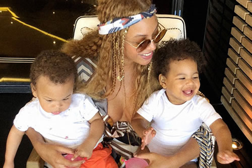 福利，JAY Z和Beyonce分享他们双胞胎新照片