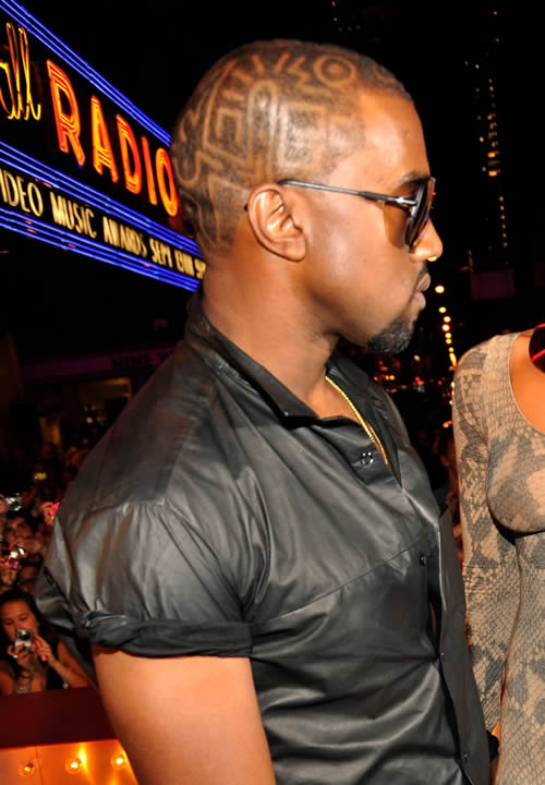 Kanye West换发型了..这里面哪个发型你最喜欢?
