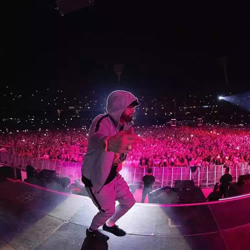 Stan太疯狂，Eminem在墨尔本演出入场人数创造纪录..现场图吓人