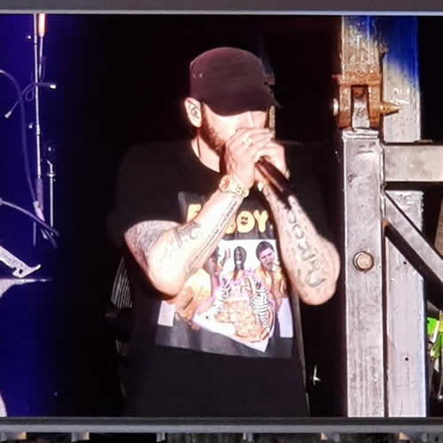 Eminem攻击MGK是cocksucker (视频)