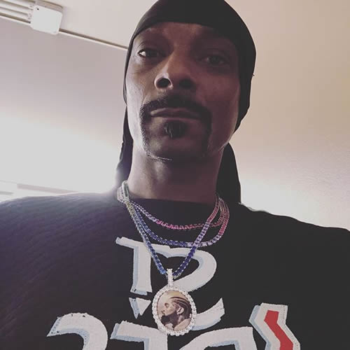 Snoop Dogg定制了Nipsey Hussle头像项链致敬已故好兄弟