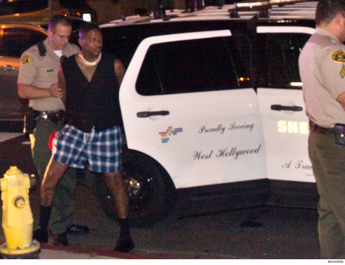 YG在BET周末因为野蛮驾驶被警方用手铐带走 (照片)