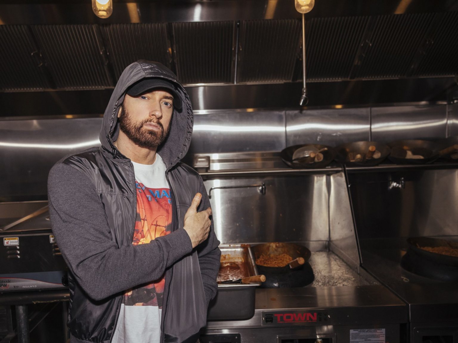 Eminem推特放出Moms Spaghetti餐厅和The Trailer的官方照片