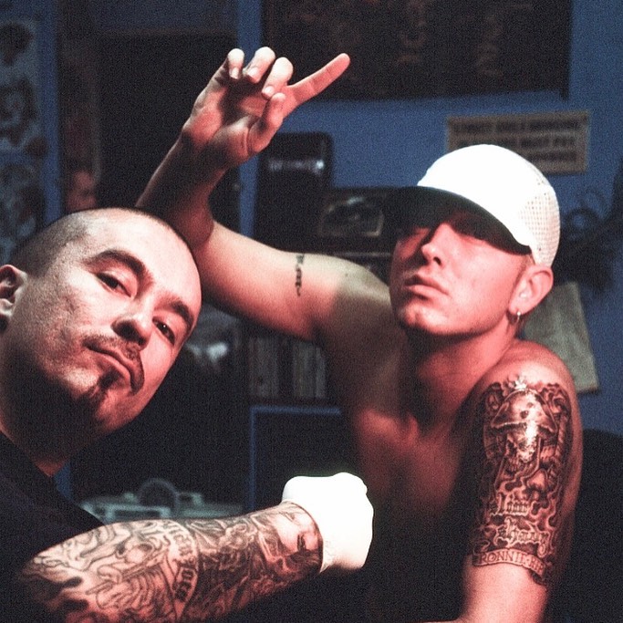 Eminem成为第一个说唱歌手油管连榜300周
