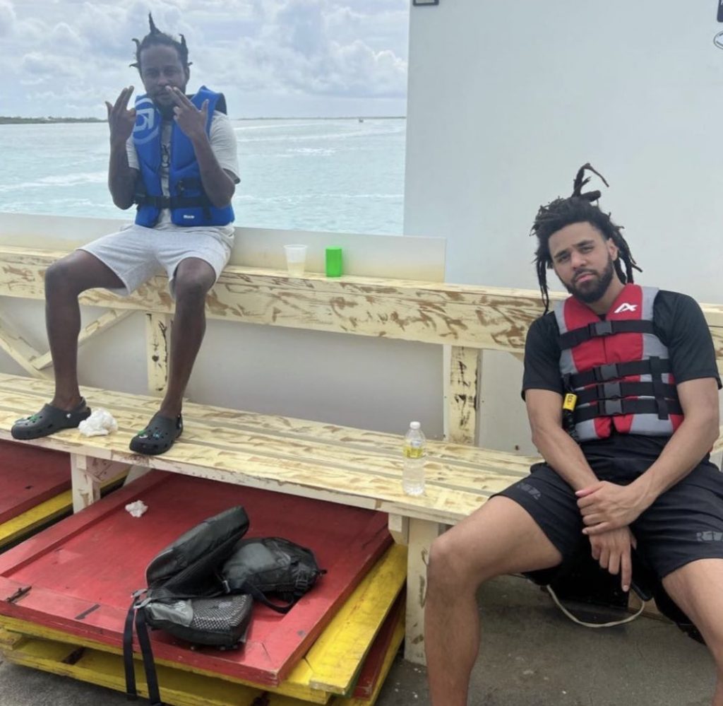 Drake和J.Cole一起外出度假