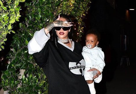 A$AP Rocky和Rihanna儿子RZA已经1岁了