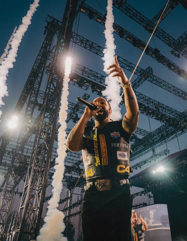 Drake自信回归: 除了我谁还能做到？