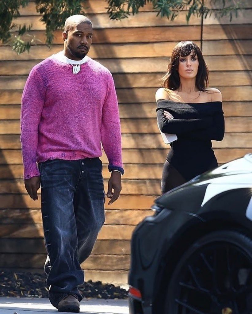 Kanye最新出街照片，重新焕发青春，找到早年的感觉