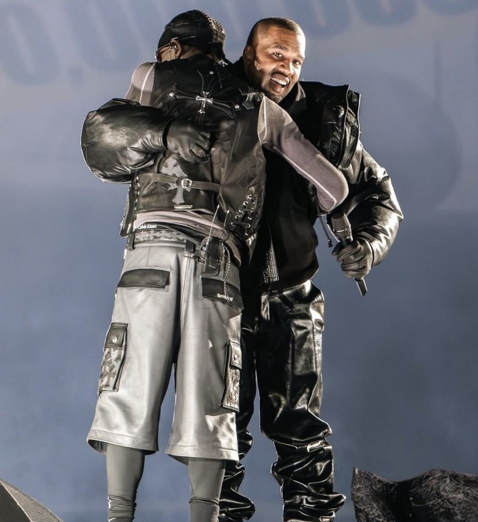 Kanye意外出现在Travis Scott刚刚的日本演唱会现场