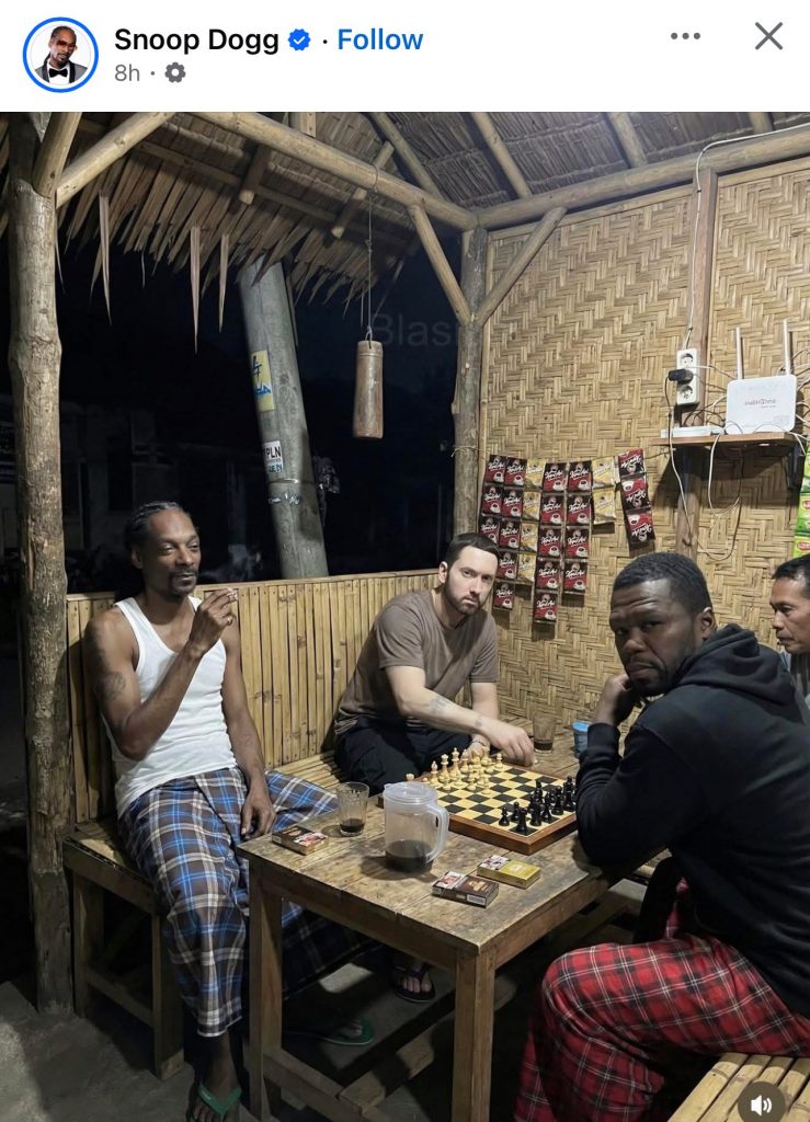 Snoop Dogg 在Facebook上放出他和Eminem， 50 Cent 下棋照片